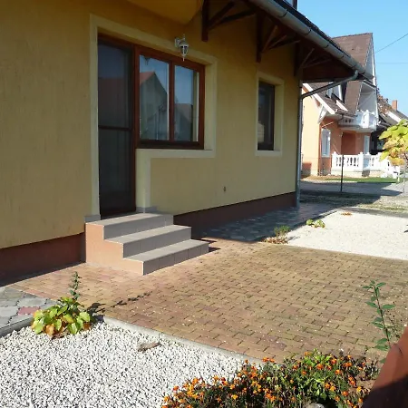 Lägenhet Nadas Tarsashaz *