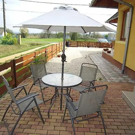 Lägenhet Nadas Tarsashaz