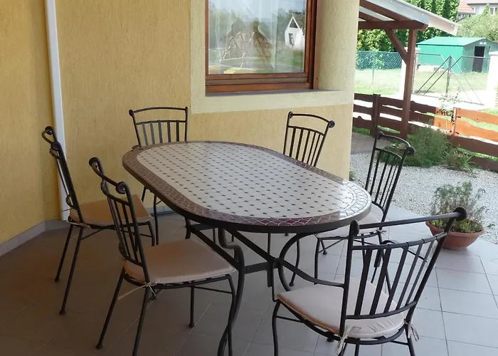 Nadas Tarsashaz 발라톤엘