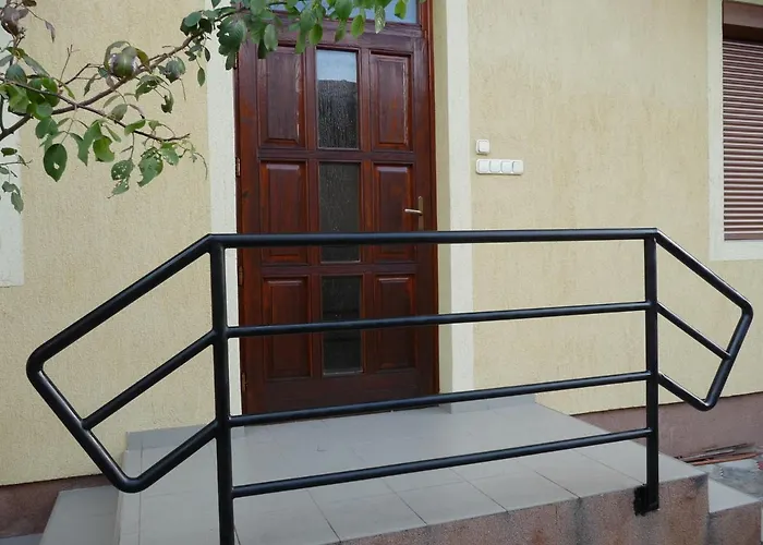 Nadas Tarsashaz Apartment