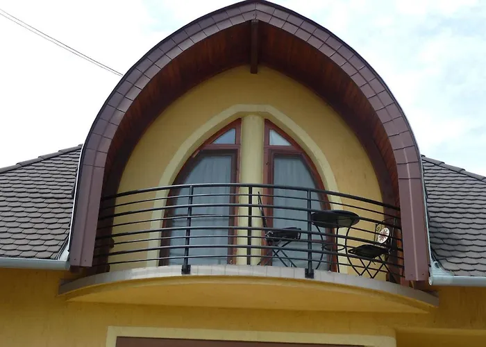 Nadas Tarsashaz 발라톤엘