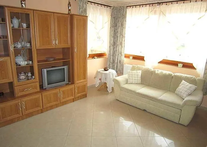 Nadas Tarsashaz 발라톤엘