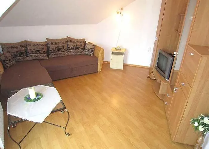 Nadas Tarsashaz Apartment