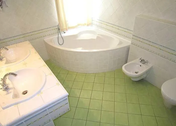 Nadas Tarsashaz Apartment