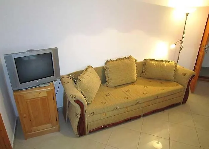 Nadas Tarsashaz * 발라톤엘