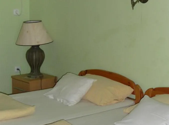 Nadas Tarsashaz Balatonlelle